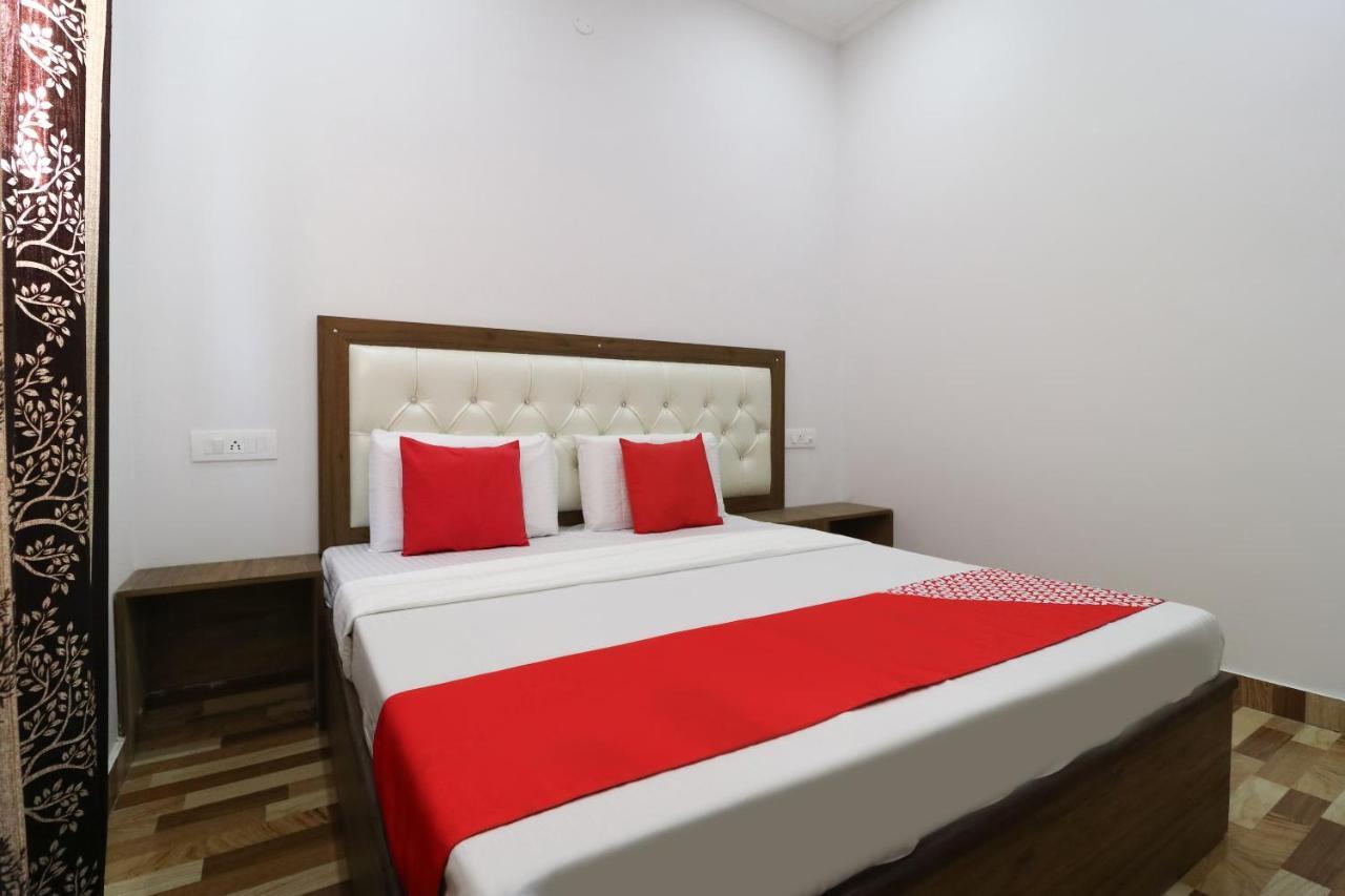 Oyo 64004 Hotel Kartar Zirakpur Экстерьер фото