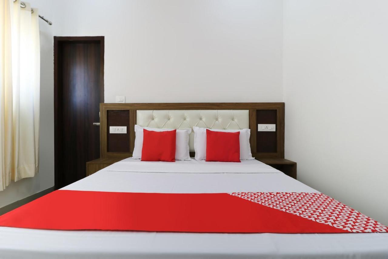 Oyo 64004 Hotel Kartar Zirakpur Экстерьер фото